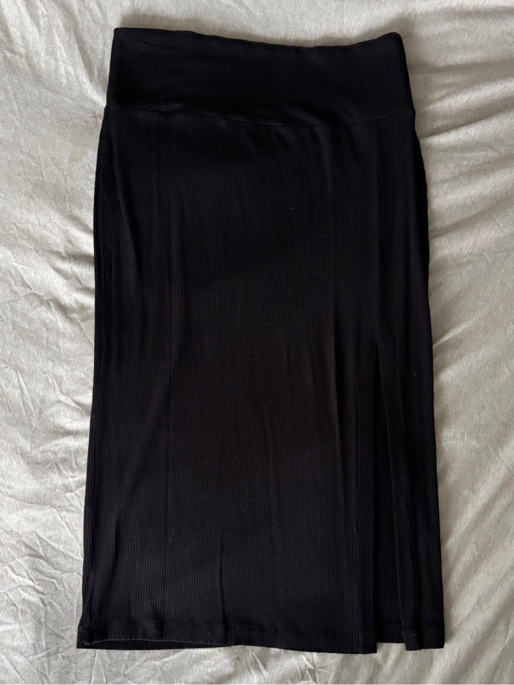 Dynamite Black Ribbed High-Waist Pencil Midi Skirt with Side Slit